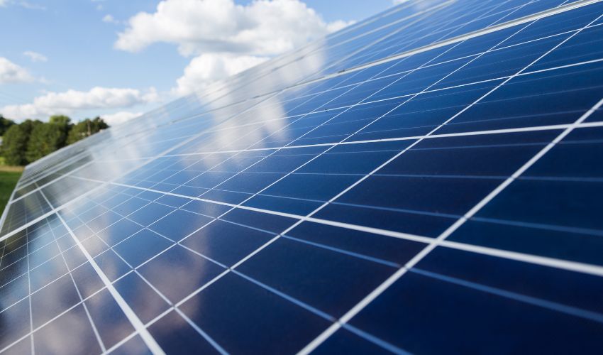 Ir a El SEXPE oferta 2 cursos relacionados con el diseño, montaje y mantenimiento de instalaciones fotovoltaicas y térmicas