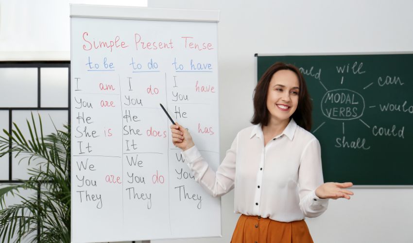 Ir a Difusión pública de ofertas de empleo: 3 monitores/aa de inglés para Navaconcejo, Torre de Santa María y Coria