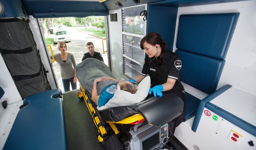 Ir a Difusión pública de oferta de empleo: monitor/a de transporte sanitario en Losar de la Vera