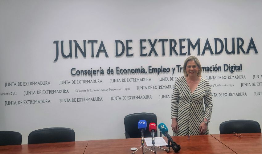 Ir a El paro baja en Extremadura en 2.360 personas: la Secretaria General de Empleo, Celia Derecho, valora los datos  