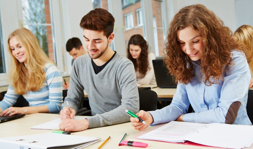 Ir a Disponible la oferta formativa destinada a personas ocupadas ¡consulta los nuevos cursos en nuestro buscador!