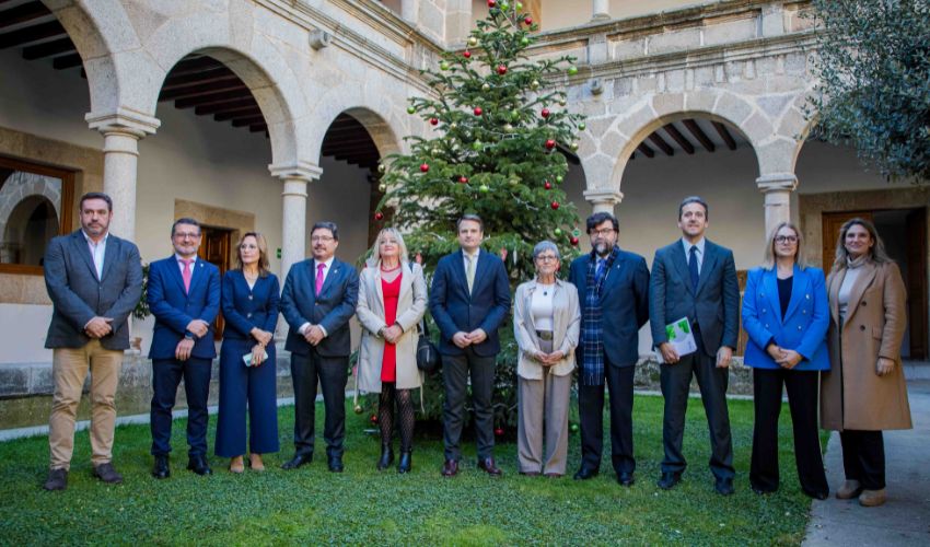 Ir a La Junta firma el Plan de Empleo de Extremadura 2024-2025 junto a los agentes económicos y sociales de la región