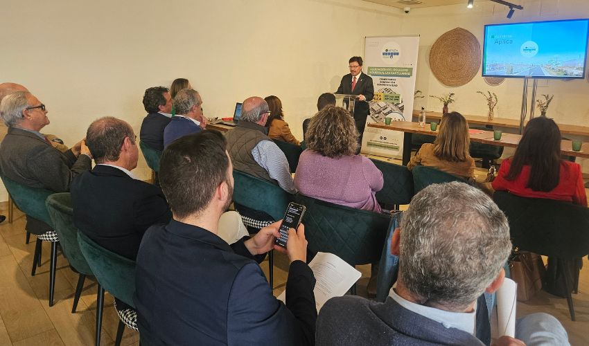 Ir a APILCA contará con un punto SEXPE que servirá de conexión entre la Junta de Extremadura y el empresariado