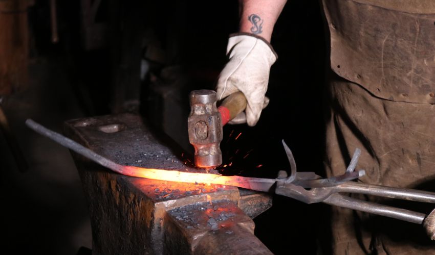 Ir a Difusión pública de oferta de empleo: monitor/a de forja en Villar de Rena