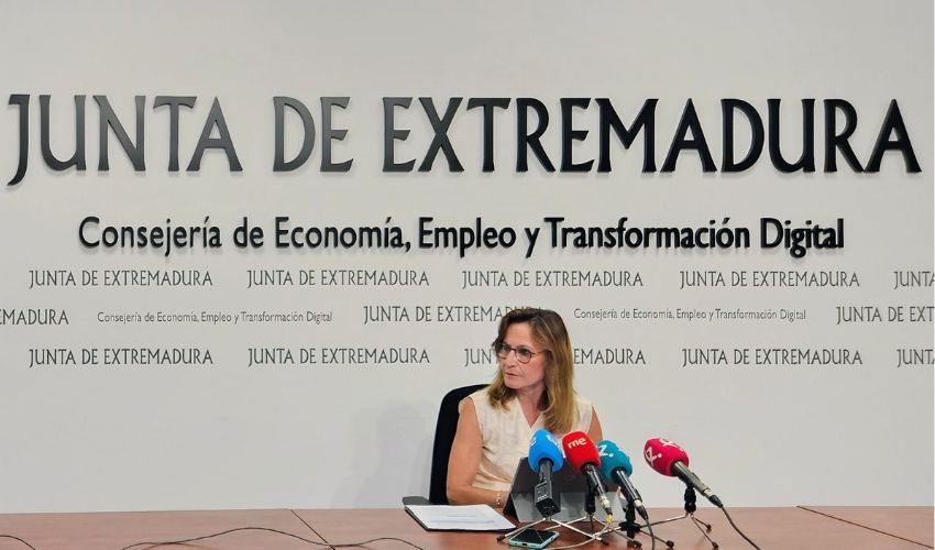 Ir a Extremadura alcanza mínimos históricos con 64.810 personas desempleadas y se convierte en la segunda región con mayor descenso