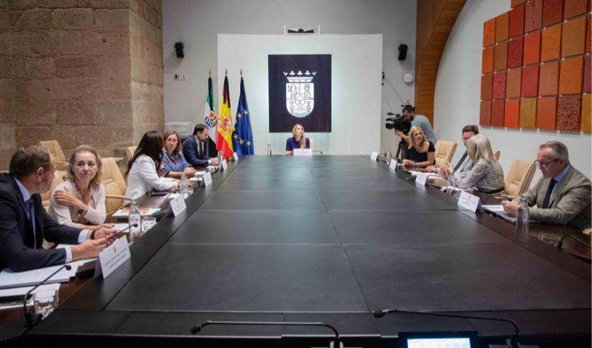 Ir a El Consejo de Gobierno aprueba ayudas de entre 5.500 y 24.300 euros para fomentar las contrataciones indefinidas