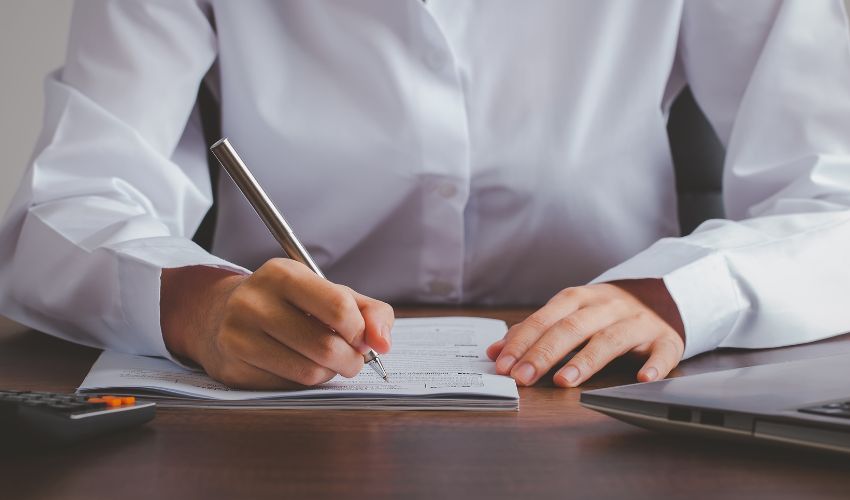 Ir a El DOE publica las ayudas para financiar el diseño, la programación, difusión y evaluación de la oferta formativa para personas trabajadoras autónomas