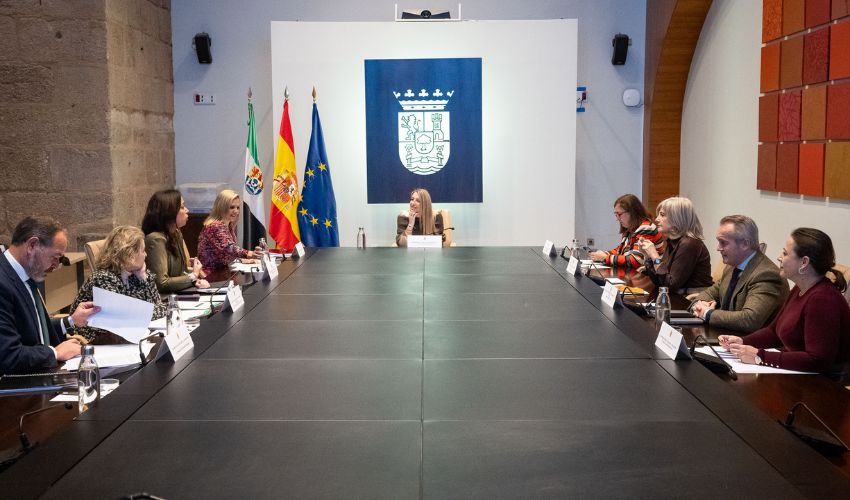 Ir a El Consejo de Gobierno aprueba 18 millones de euros en medidas para generar empleo y ayudar a pymes y autónomos