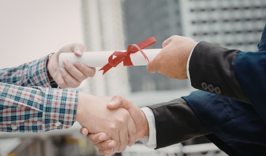 Ir a Ya están disponibles nuevos certificados profesionales ¡consulta si puedes recoger el tuyo!