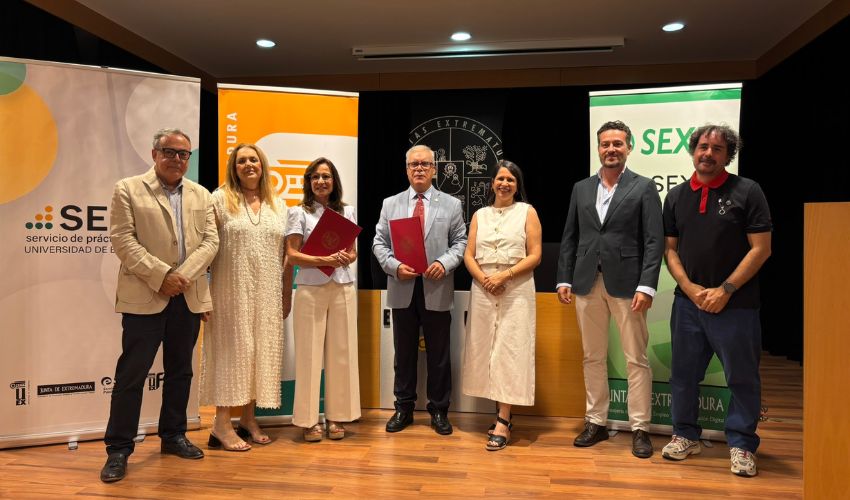 Ir a El SEXPE y la Universidad de Extremadura (UEx) renuevan el convenio para la cooperación en orientación para el empleo.